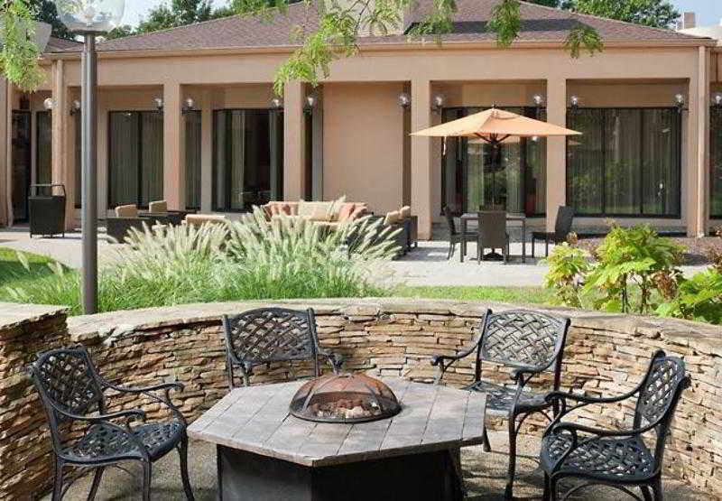 Courtyard Cincinnati Blue Ash Exterior foto